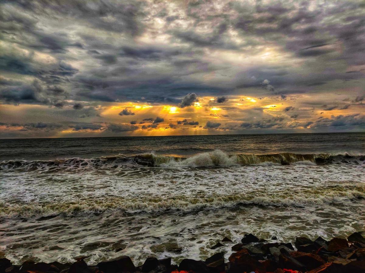 Sea View Resort-& Spa Cherai Cherai Beach Bagian luar foto